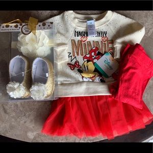 SOLD****Disney 2piece Baby Outfit Bundle (12mos)